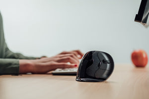 Souris ergonomique verticale Evoluent D - Bakker - souris-ergonomique-sans-fil - UP & DESK