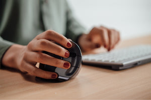 Souris ergonomique verticale Evoluent D - Bakker - souris-ergonomique-sans-fil - UP & DESK
